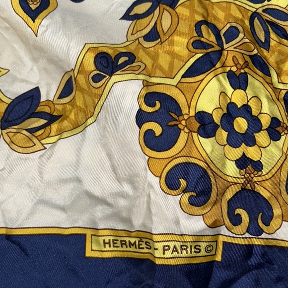 RARE HERMES x KARIN SWILDENS gorgeous silk, CENDRILLION square scarf 1970s w/box - Picture 6 of 11